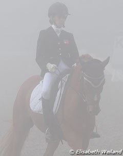 Naomi Winnewisser and Arts Domingo Riding in the Mist :: Photo © Elisabeth Weiland