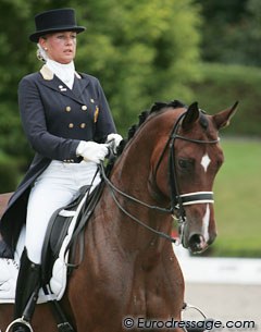 Noemie Goris and Wunderbar NG at the 2010 European Junior Riders Championships :: Photo © Astrid Appels