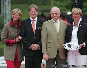 All smiles during the prize giving ceremony: Organizer Ann Kathrin Linsenhoff, FEI Dressage Committee chair Frank Kemperman, Sponsor Fritz Johannsmann, Dutch chef d'equipe Tineke Bartels