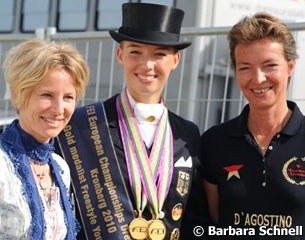 Aunt Nadine Capellmann came to watch Fabienne Lutkemeier win Young Riders Kur Gold. Mom Gina Capellmann-Lutkemeier is very proud