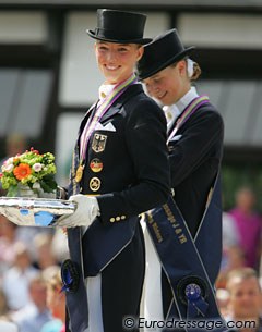 Fabienne Lutkemeier with her third gold medal of the week :: Photo © Astrid Appels