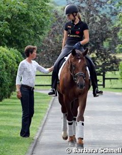 Gina Lutkemeier coaches Fabienne on D'Agostino (by De Niro x Shogun xx)