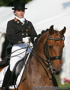 Mieke Mommen and Rocky showed excellent trot work with great half passes and medium and extended trots. The judged were puzzled how to score the trot extension as it scored between 6 and 8.