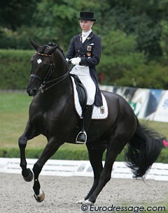 Rothenberger on Deveraux OLD. Her team gold medal was the 10th gold medal she won in her career so far. She's the most decorated youth rider ever. 3 x team gold ponies, 3 x gold on Paso Doble, 3 x gold on Deveraux, today 10th team gold.