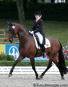 Best Brit in the junior team test was Samantha Thurman-Baker on Spring Pascal. What a lovely big bay Hanoverian he is! Soft, smooth and flowing. Thurman-Baker had a fantastic contact with the bit. The horse was quiet, light and he was foaming!