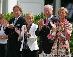 Frank Kemperman (FEI Dressage Committe Chair), Kathrina Wust (judge at C), Roland Koch (Minister President of the Hessian Province), Ann Kathrin Linsenhoff (show organizer)