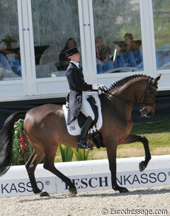 Anabel Balkenhol on Rubins Royal (by Rubinstein x Vargas xx)