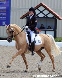 Katharina Weychert on Golden Derano C