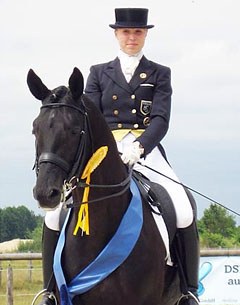 Terhi Stegars on Trakehner stallion Axis