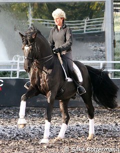 Uta Graf practising tempi changes on the talented Holsteiner stallion Le Noir