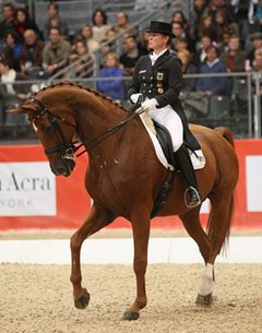 Isabell Werth and Warum Nicht FRH win the 2010 CDI-W Lyon :: Photo © Morel