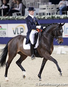 Simon Missiaen on the Dutch warmblood mare Vradin (by Gribaldi x Michelangelo). Super lightfooted trot work, in the canter she did all flying changes with a high croup