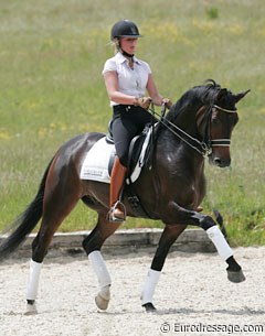 Noémie Goris and Ucelli T training at home in Belgium :: Photo © Astrid Appels