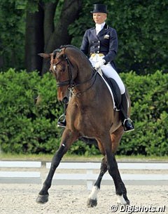 Katherine Bateson and Nartan at their show debut in Roosendaal :: Photo © Leanjo de Koster