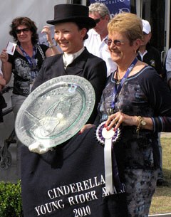 Megan Bryant wins the 2010 Cinderella Young Rider Award :: Photo © Jenny Carroll