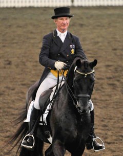 Heath Ryan and Regardez Moi win 2010 Australian Championships :: Photo © Venhaus