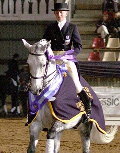 Claire Seidl and HRH winning the 2010 CDI Sydney