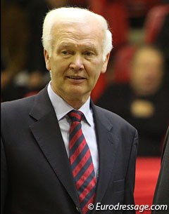 Wilhem Weerda at the 2010 Oldenburg Stallion Licensing :: Photo © Astrid Appels