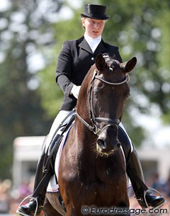 Jana Freund aboard the Dutch bred Aaron (by Florencio x Record), owned by Belgian Louis Livens from Stable De Pronkenberg in Kontich