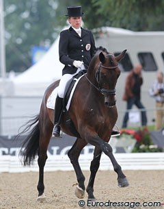 Austrian Astrid Neumayer on  the Oldenburg stallion Heops (by Hohenstein x Democraat).