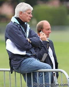 Sarkozy's owner Paul Schockemöhle and his right hand Joseph "Klaphi" Klaphake watch the warm up