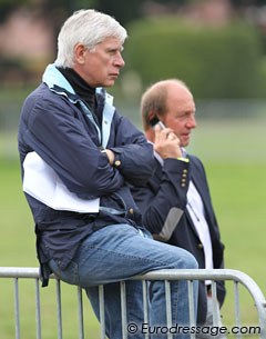Sarkozy's owner Paul Schockemöhle and his right hand Joseph "Klaphi" Klaphake watch the warm up