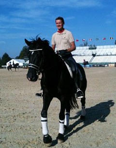 Edward Gal and Totilas go for a walk in the main arena :: Photo © Nicole Werner