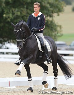 Edward Gal schooling Totilas at the 2010 World Equestrian Games :: Photo © Astrid Appels