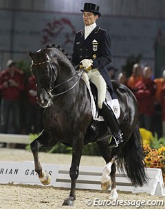 Christoph Koschel and Donnperignon start their freestyle with a great song: Sting's "Every Breath You Take"