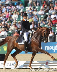 Hans Peter Minderhoud and Nadine didn't have their best ride in the Special, despite a few highlights such as the half passes and one tempi's. A bad strike off to canter and a major capriole on the centerline made them end up with 68.333%