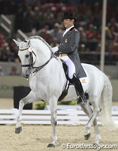 Juan Manual Munoz Diaz and Fuego in the final passage on the centerline at the 2010 WEG Kur to Music Finals :: Photo © Astrid Appels