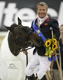 Lee Pearson Wins Grade 1B Gold at the 2010 World Equestrian Games :: Photo © Dirk Caremans