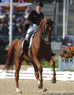 Isabell Werth and Warum Nicht were not on best form. The horse was often behind the vertical and the test was filled with mistakes. The extremely generous 72.000% still put them in the finals