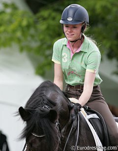 Young Rider Anabel Frenzen schooling Cristobal