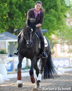 Carola Koppelmann schooling a youngster