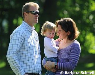 Oliver Oelrich with his family. Oliver had a field day there with his students Charlott-Maria Schürmann and Sophie Holkenbrink, plus his stable rider Ann-Christin Wienkamp qualified for the BuCha with CSW-horse Fatheema at a regional show.