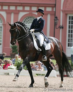 Italian Silvia Rizzo on the 16-year old licensed stallion Donnerbube II (by Donnerhall x Pik Bube I)