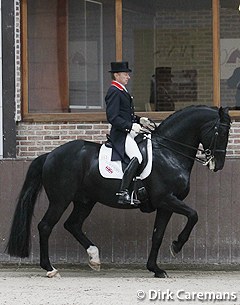 Wayne Channon on Lorenzo CH (by Ferro) at a national show in Zanhoven, Belgium, in 2010 :: Photo © Dirk Caremans