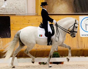 Maria Caetano and Xiripiti winning the Kur at the 2011 CDI Arruda dos Vinhos