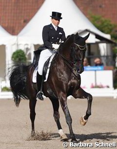 Dorothee Schneider and Van the Man in the Young Horse Grand Prix