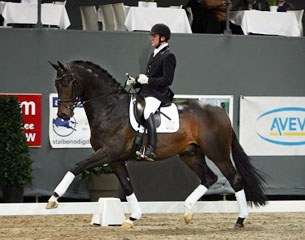 Bon Bravour (by Painted Black x Chronos xx)