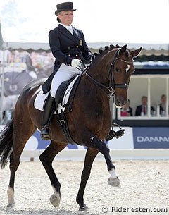 Cathrine Rasmussen on Shania at the 2011 CDI Copenhagen :: Photo © Ridehesten.com