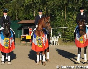 The Holsteiner team getting ready for the prize giving: Helena Vick, Friederike Hahn and Anna Lena Kracht