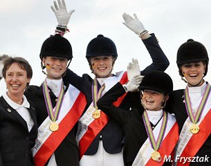 The gold medal winning German pony team: chef d'equipe Cornelia Endres and the team riders Grete Linnemann, Jessica Krieg, Semmieke Rothenberger, Lena Charlotte Walterscheidt :: Photo © M. Frysztak