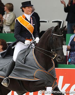 Adelinde Cornelissen on another horse for the prize giving ceremony and victory lap.