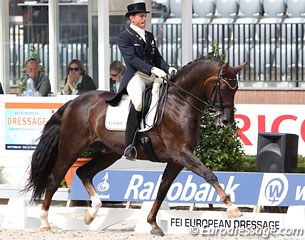 Christoph Koschel on Donnperignon. Germany was the only nation with four riders qualifying for the kur. Only three are allowed to go so 10th placed Koschel drops off