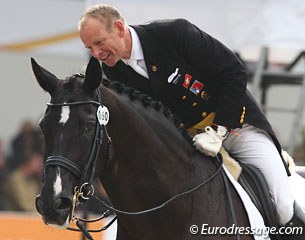 Swiss Hans Staub and Warbeau had an eventful ride as their test had to be stopped because of thunder and lightning. After 45 minutes break they were allowed to continue and got much applause at the end of their test