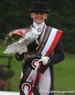 Nanna Skodborg Merrald wins Junior Riders' Kur to Music Gold