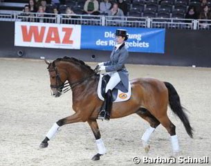 Anky van Grunsven gives a dressage demo on Nelson (by Weltmeyer)