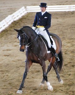 Kazumasa Okada and Amoucheur win the 2011 All Japan Championships held at the 2011 CDI Gotemba, Japan.